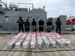 venezolanos con 450 paquetes de cocaina 300x225