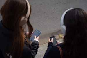 El Defensor del Pueblo reclama a las administraciones que expliquen cómo protegen a los menores ante el “peligro extremo” de las redes sociales 7ugzgh2iivcvtmlhtzf62jxnwu