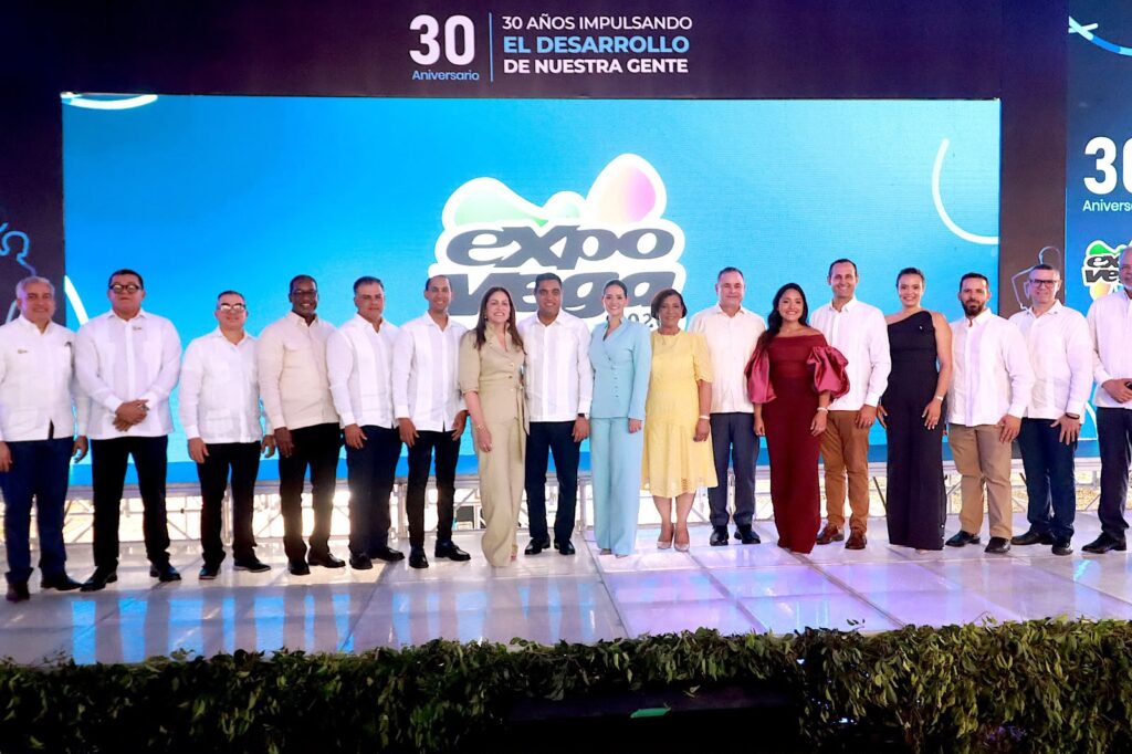Dedican Expo Vega Real 2026 al ministro de Deportes Kelvin Cruz 1000320433