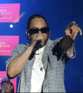 Artista dominicano Hansell Morine triunfa ante más de 90,000 personas en el Burger Show, en Ecuador img 20260813 wa0071