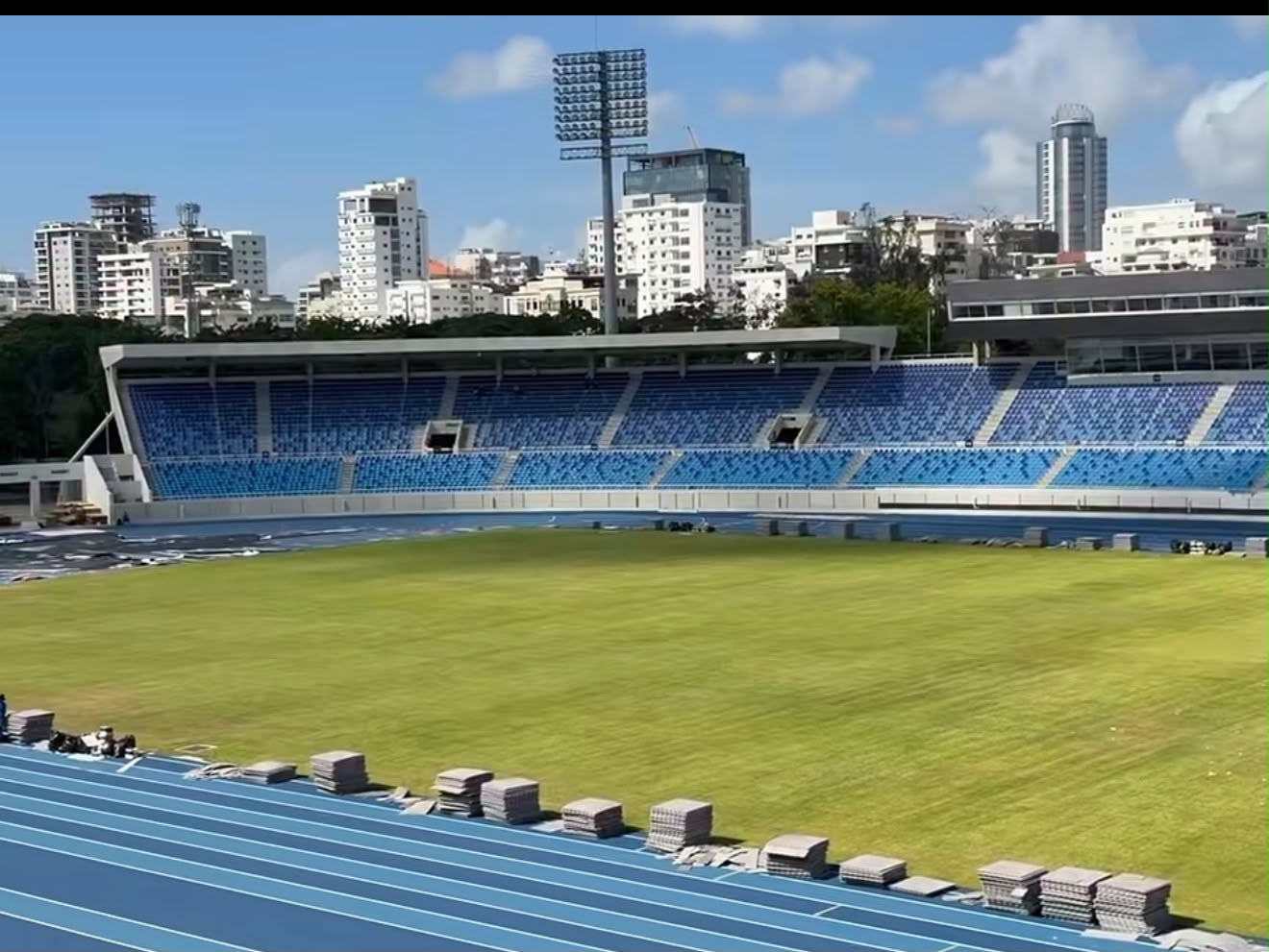 Ministro Kelvin Cruz presenta área verde del Estadio Félix Sánchez 72 horas después de evento artístico img 20260926 wa0010