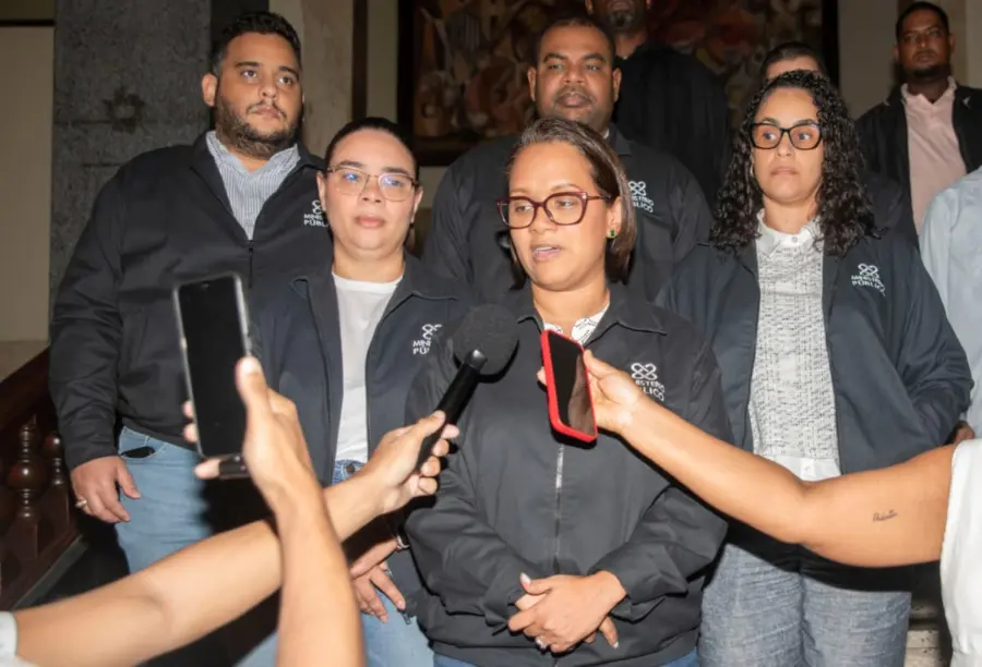 miembros de mp da declaraciones a la prensa sobre desfalco al senasa 900x612