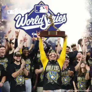 Milwaukee Brewers conquista su primer título en la MLB 79792245 803