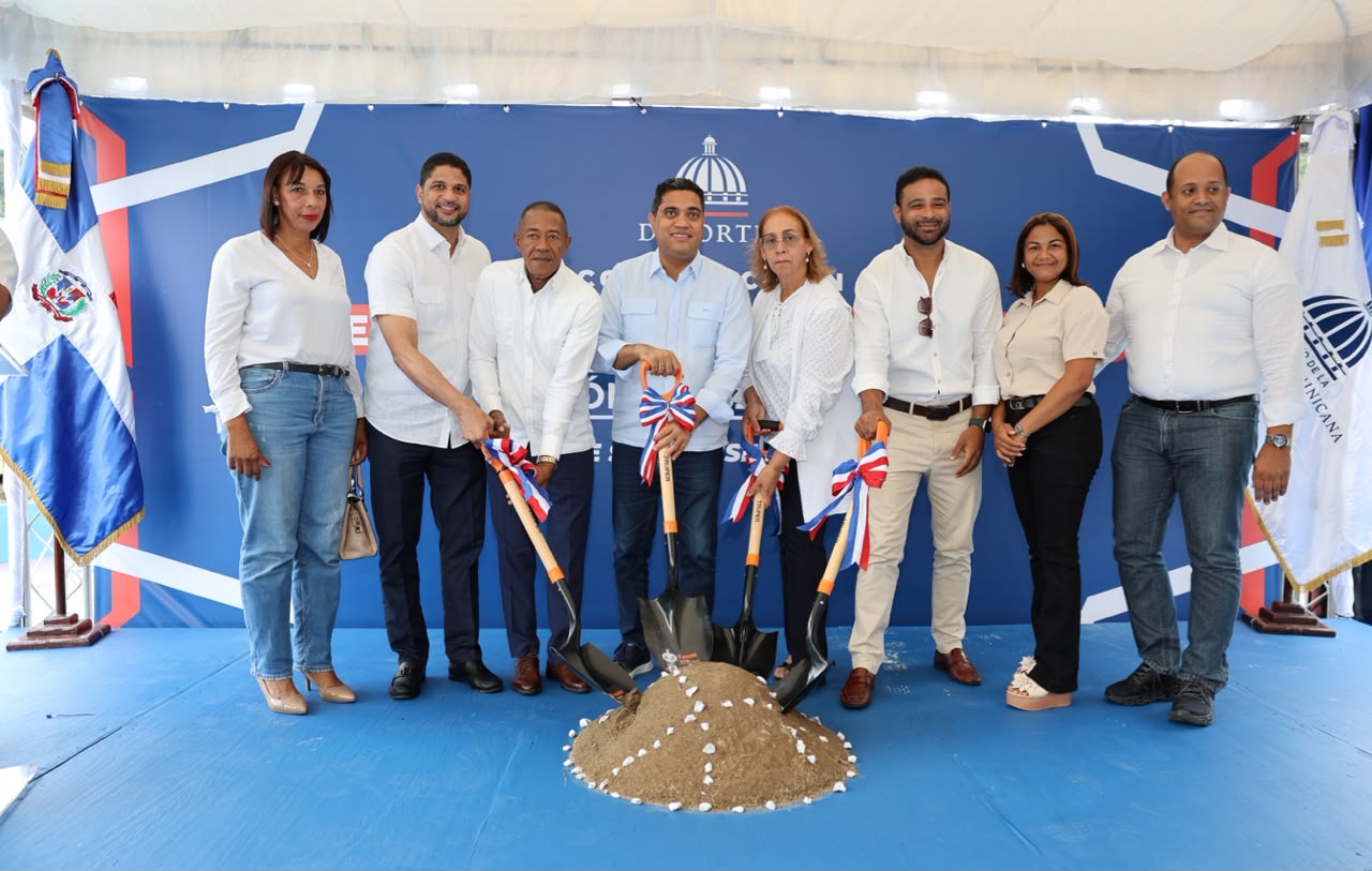 Ministro Kelvin Cruz inicia construcción de multiuso en Los Cacaos, San Cristóbal img 20261001 wa0005