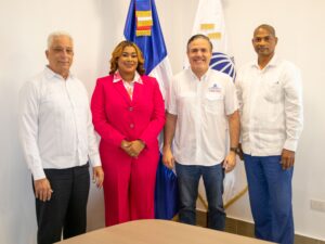Administradora del Merca Santo Domingo, Mariana Távarez, gestiona con ministro de Vivienda reconstrucción de nave afectada por incendio img 20261007 wa0001